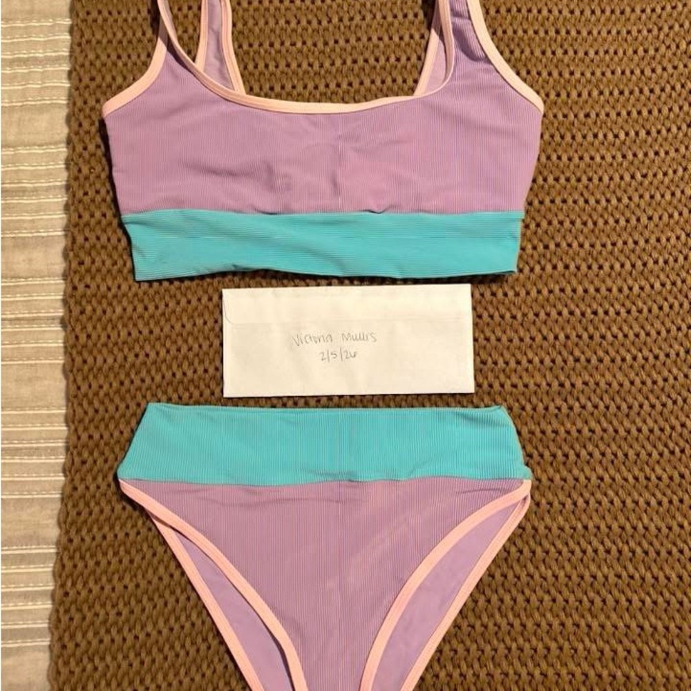 LainSnow Cotton Candy L top and XL bottom